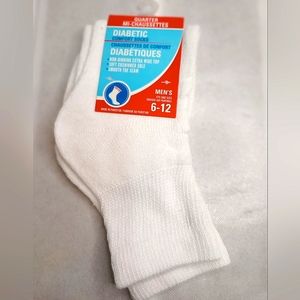 NWT Diabetic Men Quarter Socks white 6-12
